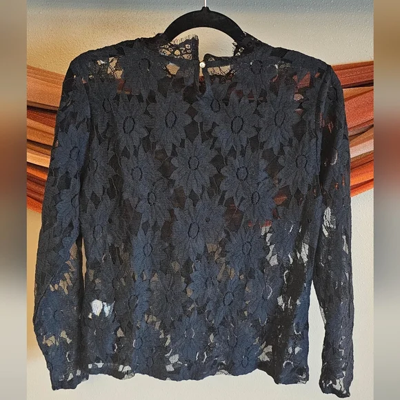 Oserjep - Black Floral Lace Blouse - Picture 2 of 7